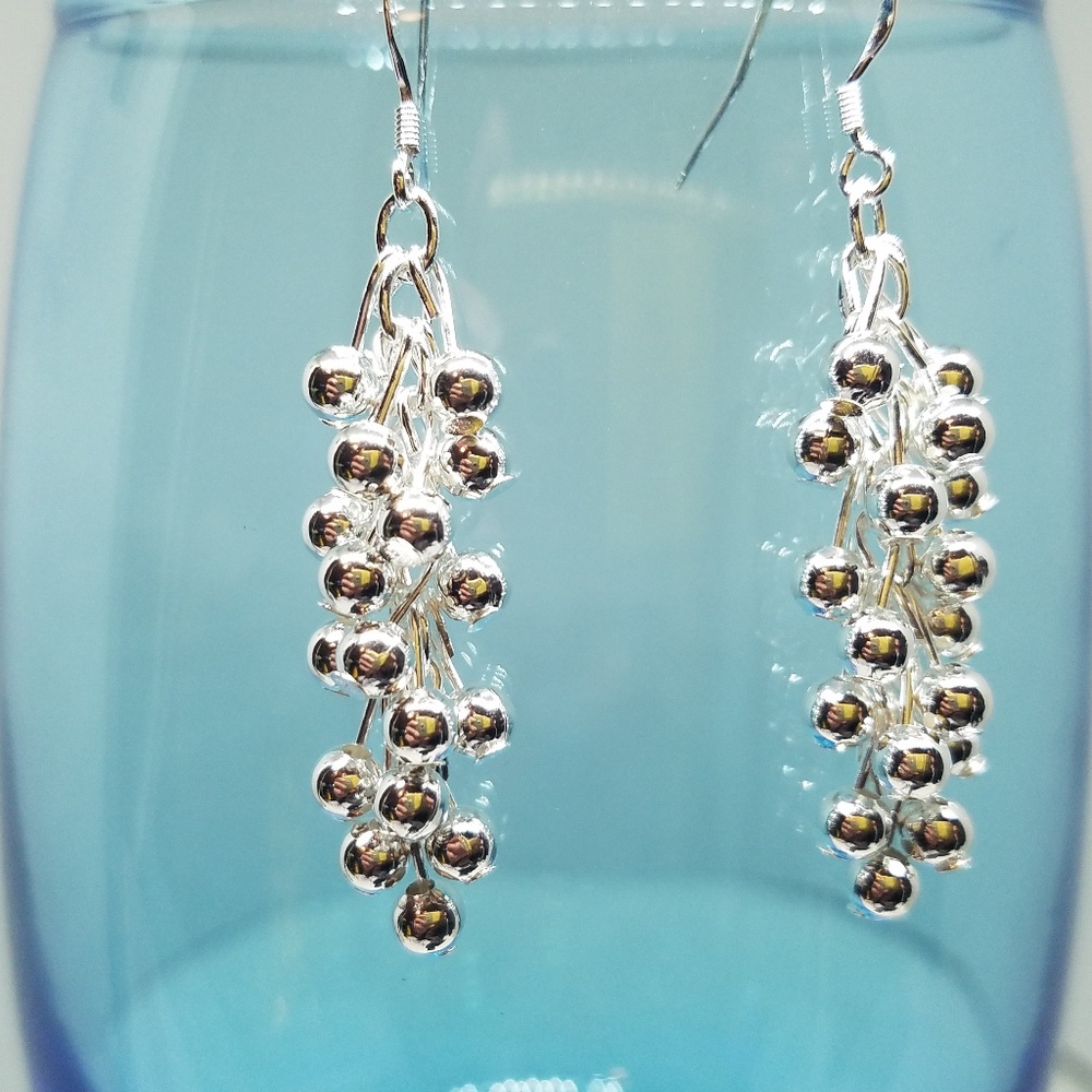 Silvery mini balls